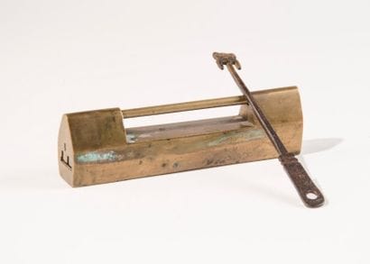 CHINE
Cadenas. L: 17 cm. (
On y joint une...