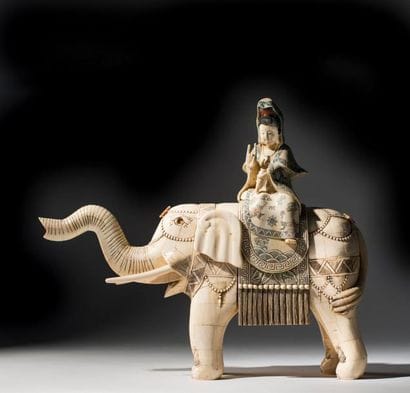 CHINE
Bouddha sur un éléphant. Eléments en...