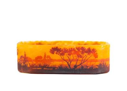 DAUM, NANCY
Coupe vide-poche rectangulaire...