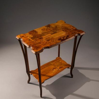 Emile GALLE (1846-904)
Table à thé à deux...