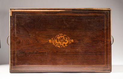 Grand coffret en marqueterie de palissandre...