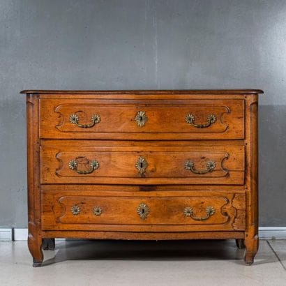 Commode en bois naturel, pied cambrés, montants...
