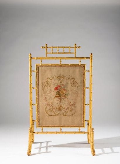 Pare-feu, écran en tapisserie à décor floral....