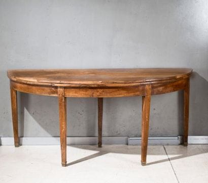 Table ovale à plateau dépliant, début XIXème...