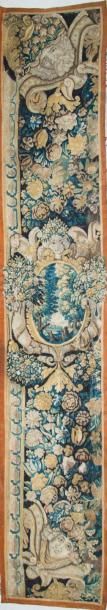 AUBUSSON
Bordure de tapisserie à décor de...