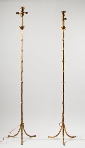 BAGUES. Circa 1960. Paire de lampadaires...
