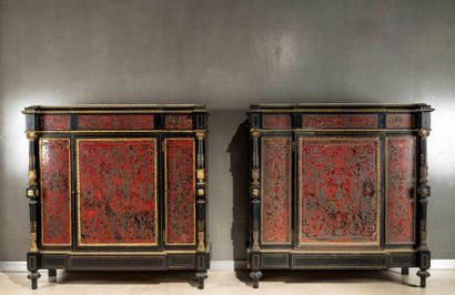 Paire de meubles d'appui en marqueterie d'écaille...