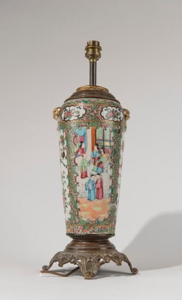 CHINE, Canton, fin du XIXe siècle. Vase en...