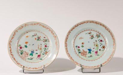 CHINE, XVIIIe siècle. Ensemble de cinq assiettes...