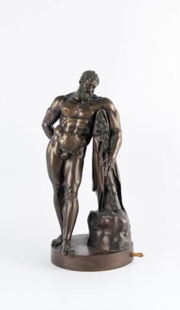 Hercule Farnèse en bronze. Epreuve à patine...
