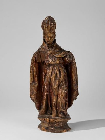 Statuette en bois tendre polychrome représentant...