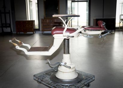 Fauteuil de dentiste. H: 132 cm env