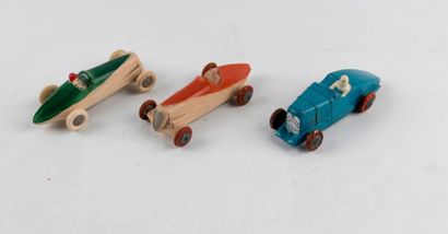 Lot comprenant : 1 Rosalie Citroen et 2 voitures...