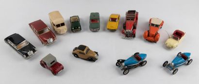 Lot de 13 voitures comprenant : Edil , Alfa...