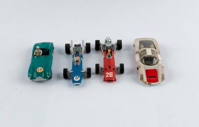Dinky Toys France, lot de 4 voitures : Matra...