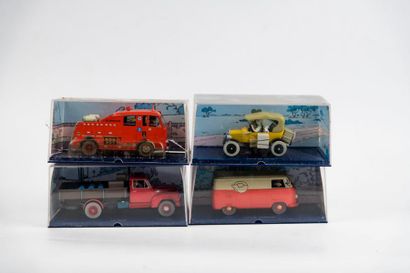Lot de 21 voitures , collection Tintin Herge-Moulinsart...