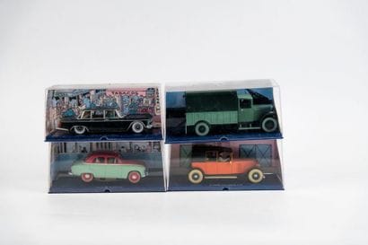Lot de 23 voitures , collection Tintin Herge-Moulinsart...