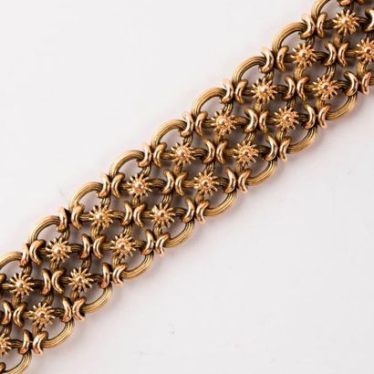 Bracelet manchette composé d'une maille ronde...
