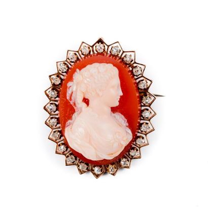 Broche-pendentif camée-agate, la monture...