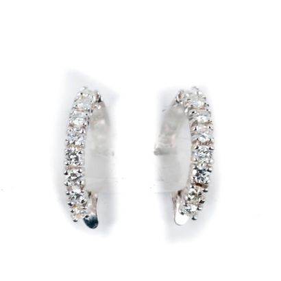 Paire de boucles d'oreille, la monture en...