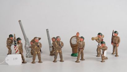 Groupe de 11 soldats américains de la seconde...