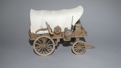 2 Maquettes de diligence en bois l'une avec...