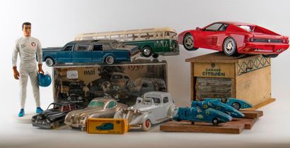 Lot divers comprenant : Majorette ( Limousine)...