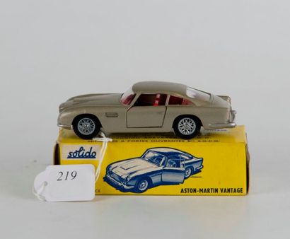 Solido : Aston-Martin Vantage ref 130, grise,...