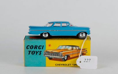Corgi Toys : Chevrolet «  Impala » réf 220,...