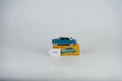 DTF : Simca 9 aronde réf 24U, bleue, toit...