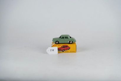 DTF : Renault Dauphine réf 24E vert amande,...