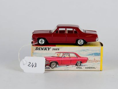 DTF : Opel «  Admiral » réf 513 rouge métallisée,...
