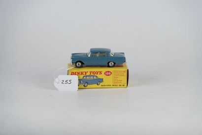 DTA : Mercedes Benz réf 186, bleue pétrole,...