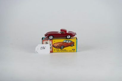 Corgi Toys : « E »type Jaguar réf 307, rouge...