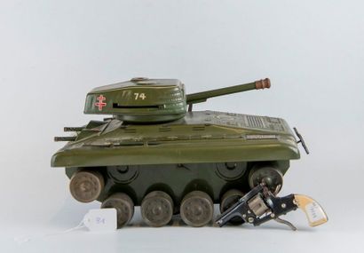 Char Puma L : 31,5 cm. Bon état, manque chenilles....