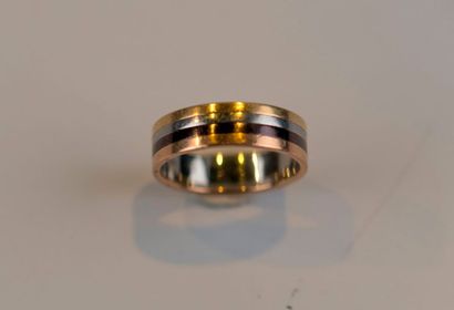 *BOUCHERON. Bague en or et acier. Poinçon...