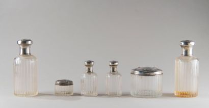 Garniture de toilette en cristal montée argent...