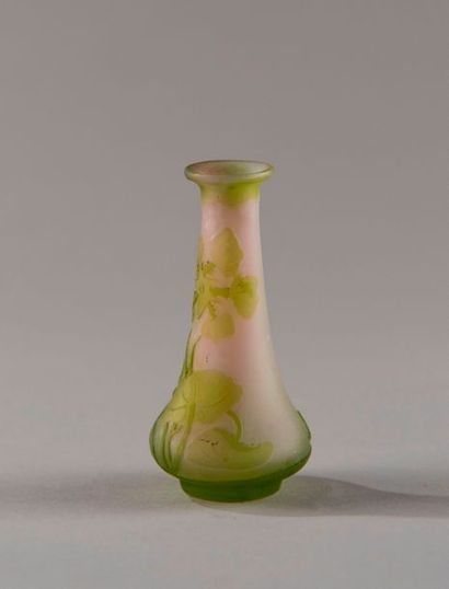 Emile GALLE (1846-1904). Vase miniature en...