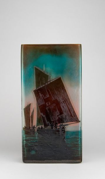 Emile GALLE (1846-1904). Vase de section...