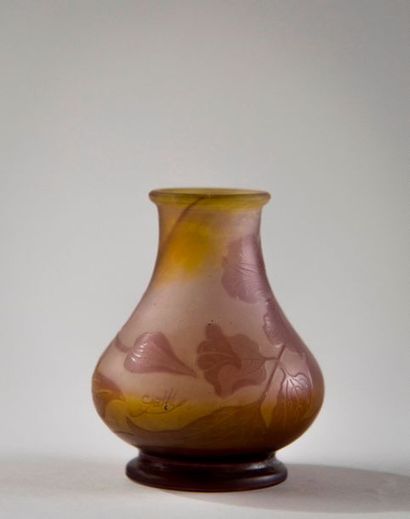 Emile GALLE (1846-1904). Vase sur talon en...