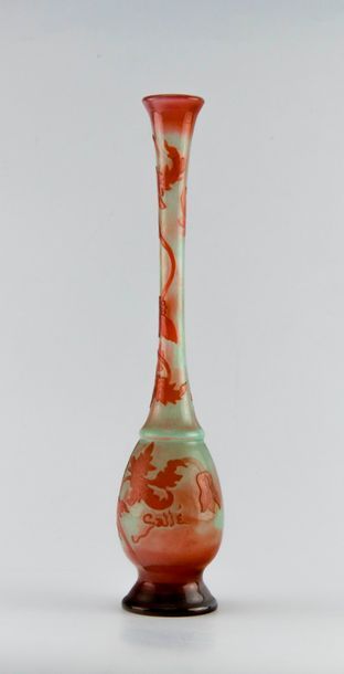 Emile GALLE (1846-1904). Vase soliflore à...