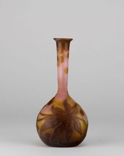 Emile GALLE (1846-1904). Vase soliflore à...