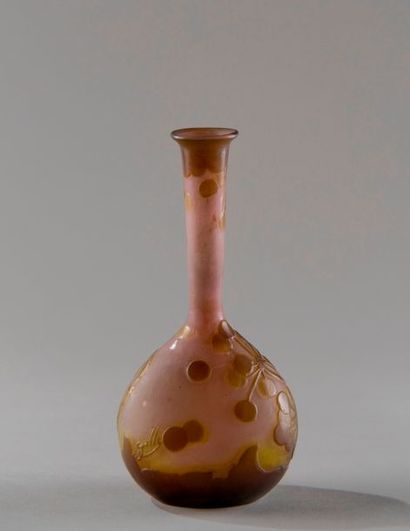 Emile GALLE (1846-1904). Vase soliflore à...
