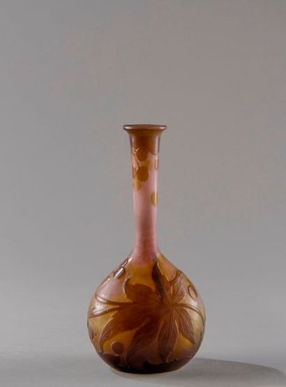 Emile GALLE (1846-1904). Vase soliflore à...