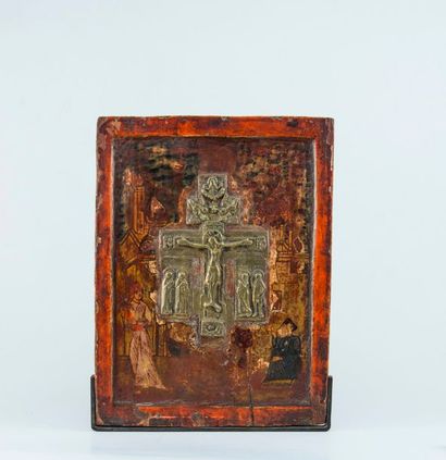 Icone, Grèce. Christ en croix en laiton repoussé...