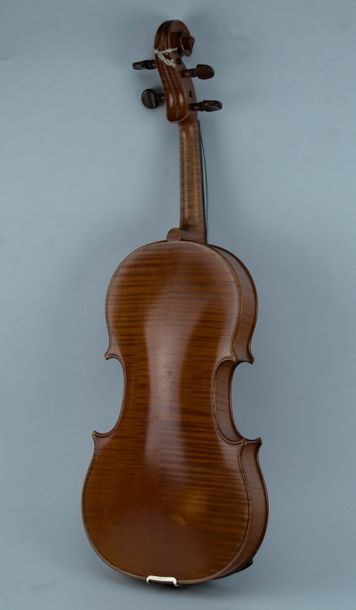 Violon de Léon MOUGENOT, portant une étiquette...