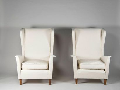 TRAVAIL ITALIEN. Paire de bergères en tissu...
