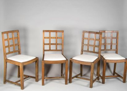 TRAVAIL FRANCAIS.
Suite de quatre chaises...