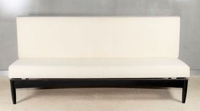 Olli BORG (XX) pour Asko. 
Banquette convertible....