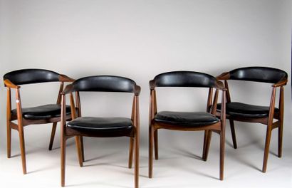 * Suite de quatre fauteuils, structure en...
